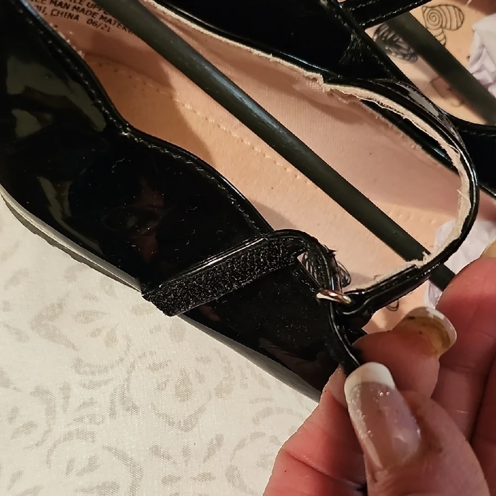 Olive & Edie Black Kids Shoes with Bow Size 10